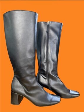 Svegan BOOTS in Leather Black Color Size 38 Knee High boot . Made in Spain.